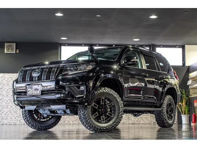 Toyota Land Cruiser Prado 2022 — фото 1, купить с доставкой в Москву