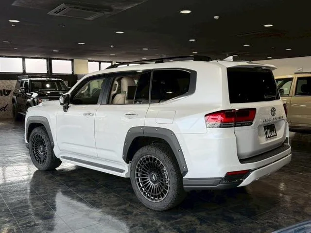 Toyota Land Cruiser ZX 2023 — миниатюра 4