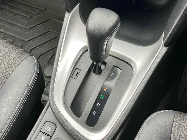 Toyota YARIS CROSS HYBRID Z 2023 — миниатюра 2
