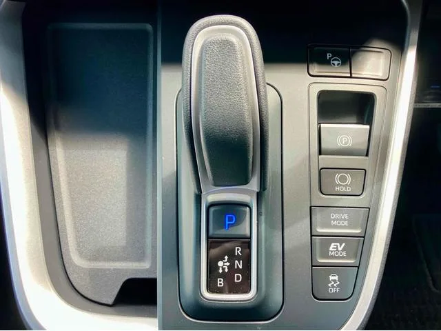 Toyota NOAH HYBRID S-Z 2023 — миниатюра 3