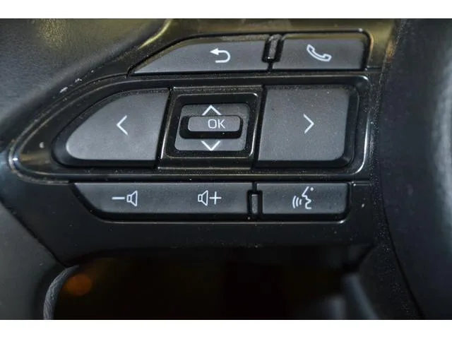 Toyota YARIS CROSS HYBRID Z 2023 — миниатюра 5