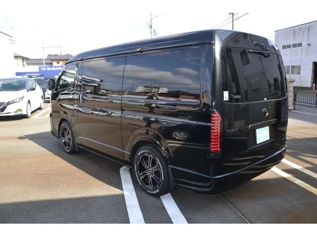 Toyota HIACE WAGON 2022 — миниатюра 2
