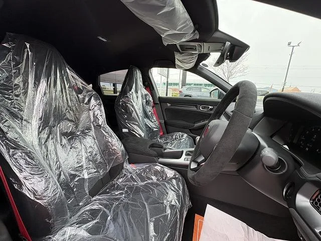 Honda CIVIC TYPE R RACING BLACK PACKAGE 2026 — миниатюра 3