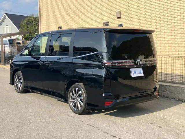 Toyota VOXY S-Z 2022 — миниатюра 2