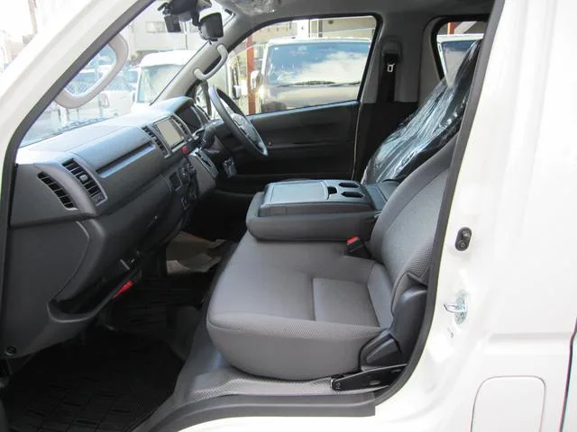 Toyota HIACE VAN LONG DX GL PACKAGE 2025 — миниатюра 4