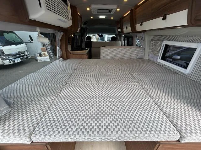 Toyota HIACE VAN 2024 — миниатюра 3