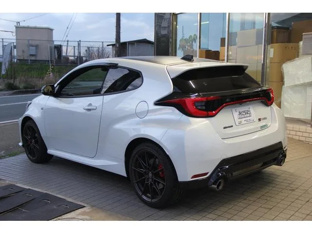 Toyota GR YARIS RZ HIGH PERFORMANCE 2025 — миниатюра 3