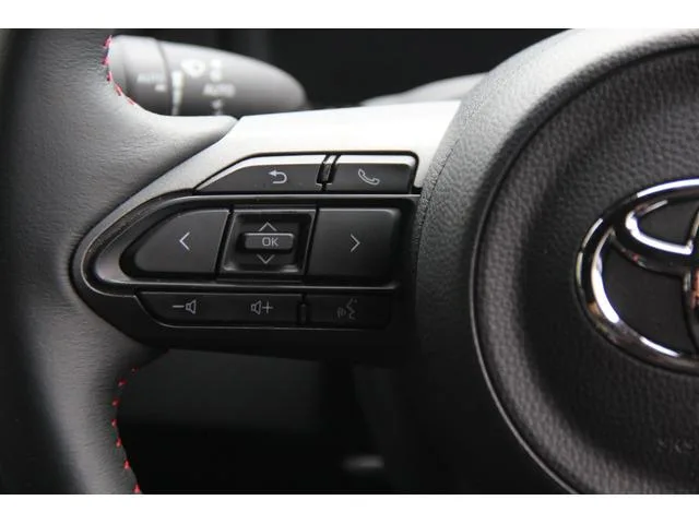 Toyota GR YARIS RZ HIGH PERFORMANCE 2025 — миниатюра 4