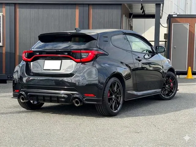 Toyota GR YARIS RZ HIGH PERFORMANCE 2025 — миниатюра 4