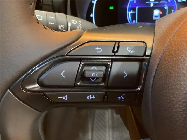Toyota YARIS CROSS Z 2024 — миниатюра 3