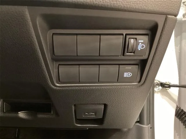 Toyota Yaris X 2025 — миниатюра 2