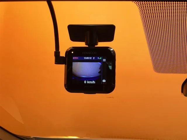 Toyota Prius Z 2025 — миниатюра 3