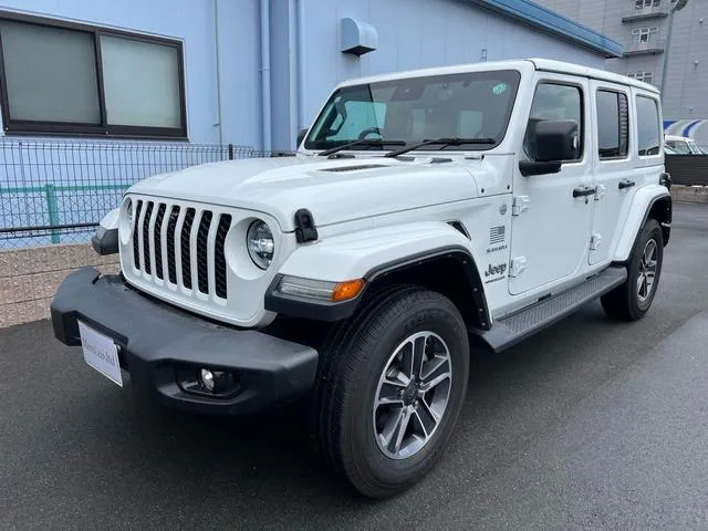 Chrysler Jeep JEEP WRANGLER UNLIMITED SAHARA 2023 — фото 1, купить с доставкой в Москву