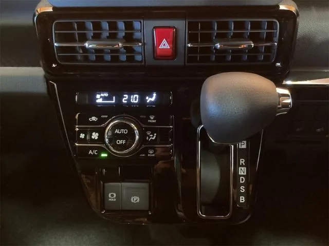 Daihatsu TANTO CUSTOM X 2025 — миниатюра 3