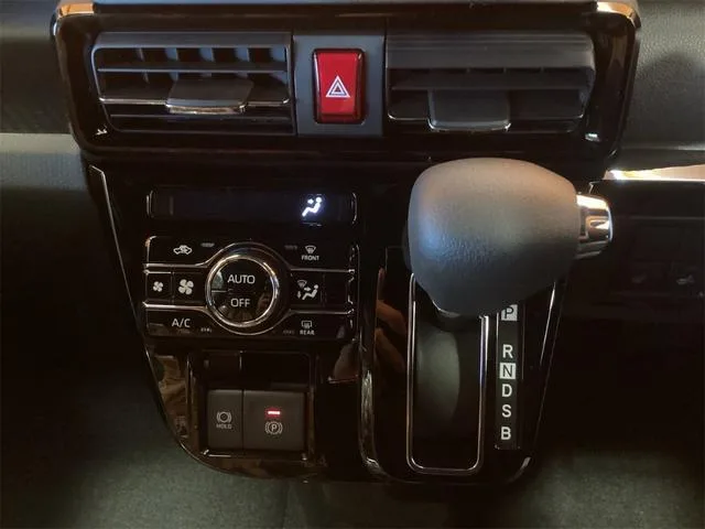 Daihatsu TANTO CUSTOM X 2025 — миниатюра 2