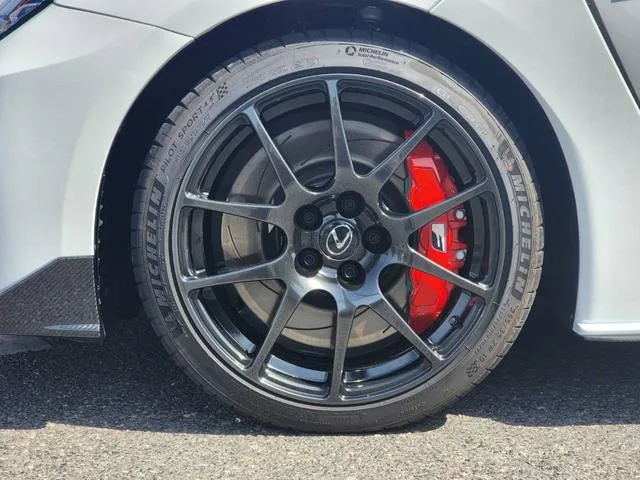 Lexus RC F FINAL EDITION 2025 — миниатюра 2