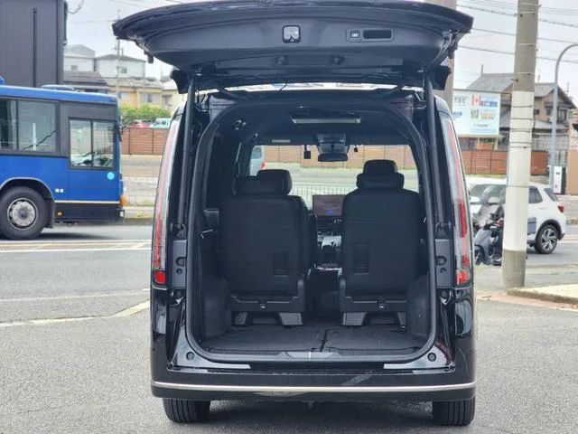 Honda STEPWAGON SPADA 2023 — миниатюра 2