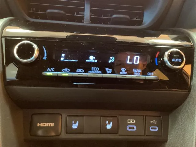 Toyota YARIS CROSS HYBRID Z URBANO 2025 — миниатюра 4
