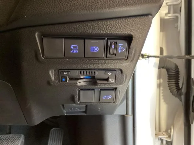 Toyota COROLLA CROSS Z 2023 — миниатюра 4