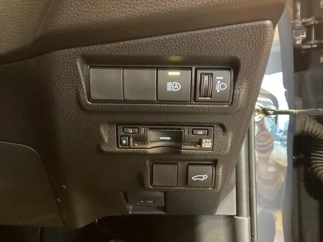 Toyota COROLLA CROSS HYBRID Z 2024 — миниатюра 4