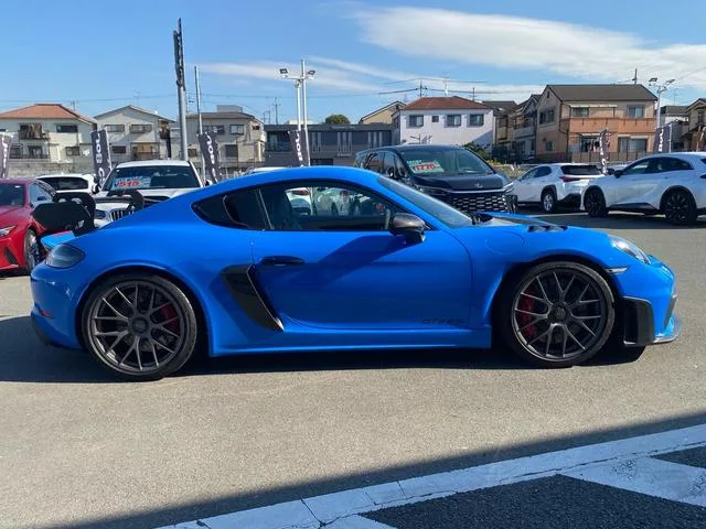 Porsche 718 CAYMAN 718 CAYMAN GT4 2022 — миниатюра 2