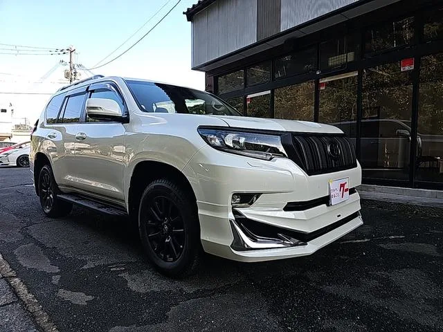 Toyota Land Cruiser Prado TX L PACKAGE MATT BLACK EDITION 2023 — фото 1, купить с доставкой в Москву