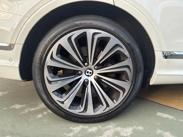 Bentley BENTAYGA HYBRID 2022 — миниатюра 5