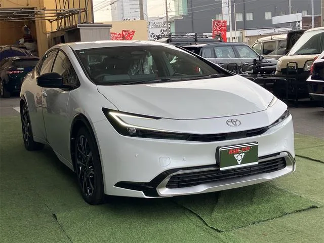 Toyota Prius Z 2024 — миниатюра 2