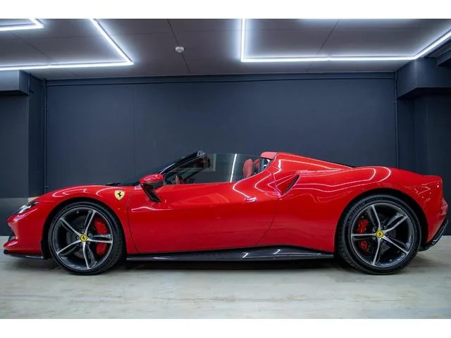 Ferrari 296GTS BASE GRADE 2024 — миниатюра 3
