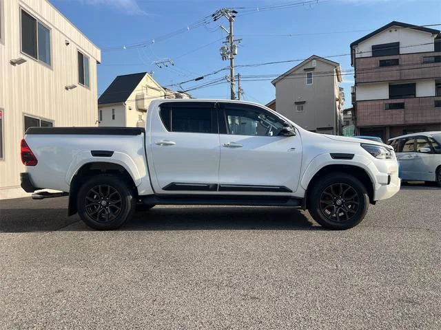 Toyota Hilux Z GR SPORT 2023 — миниатюра 2