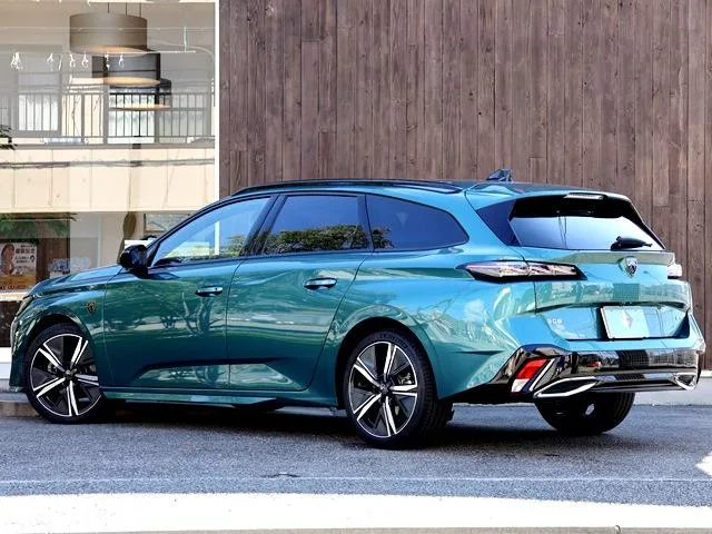 Peugeot 308 SW GT BLUE HDI 2023 — миниатюра 2