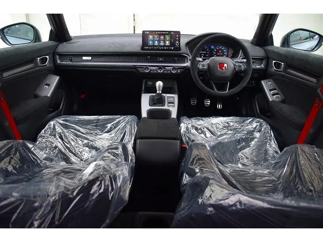 Honda CIVIC TYPE R RACING BLACK PACKAGE 2026 — миниатюра 2