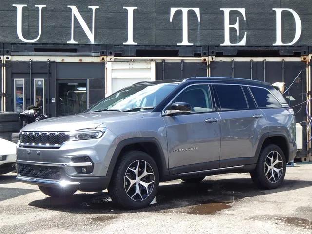 Chrysler Jeep JEEP COMMANDER LIMITED 2023 — фото 1, купить с доставкой в Москву