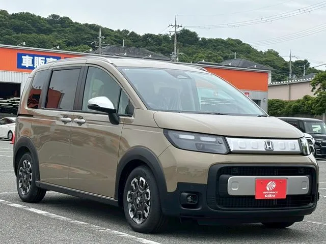 Honda FREED E:HEV CROSSTAR 2026 — миниатюра 3