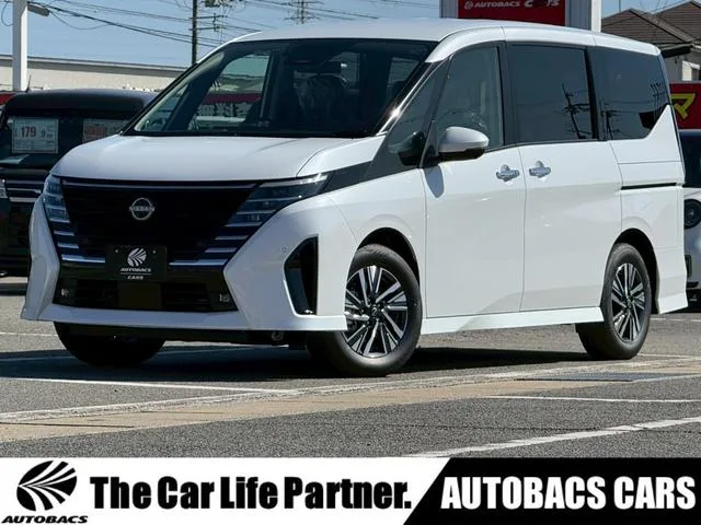 Nissan SERENA E-POWER HIGHWAY STAR V 2026 — фото 1, купить с доставкой в Москву