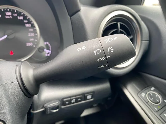 Lexus IS IS300H VERSION L 2022 — миниатюра 5