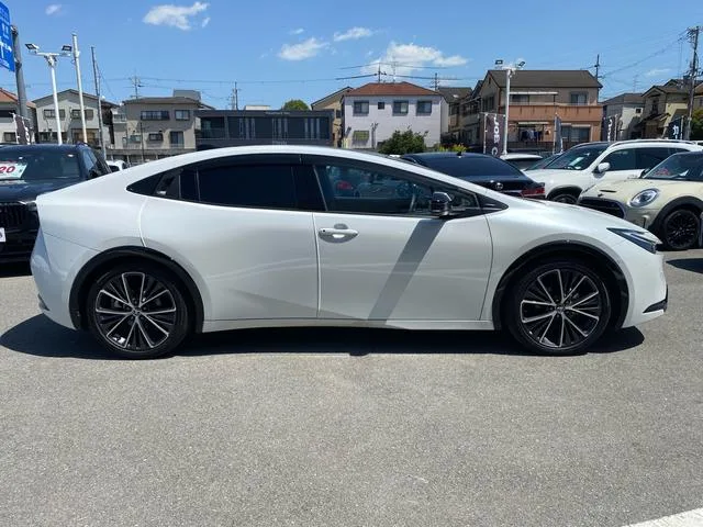 Toyota Prius Z 2023 — миниатюра 2