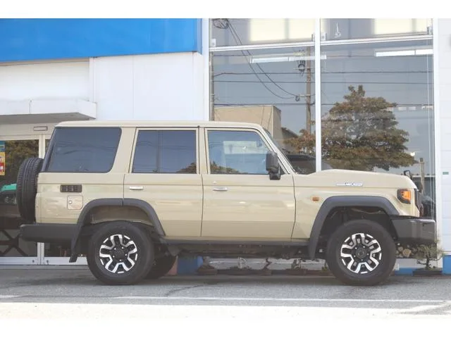 Toyota Landcruiser 70 AX 2024 — миниатюра 2