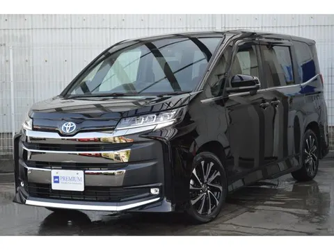 Toyota NOAH 2025 buy in Moscow