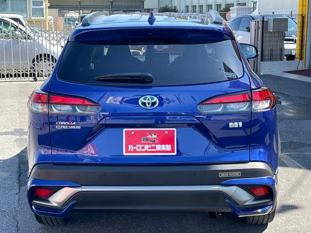 Toyota CorollaCross HYBRID Z 2023 — миниатюра 2