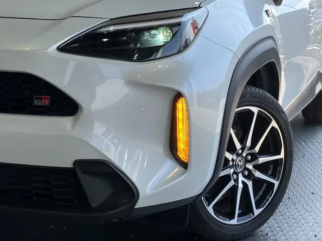 Toyota YARIS CROSS HYBRID GR SPORT 2022 — миниатюра 2