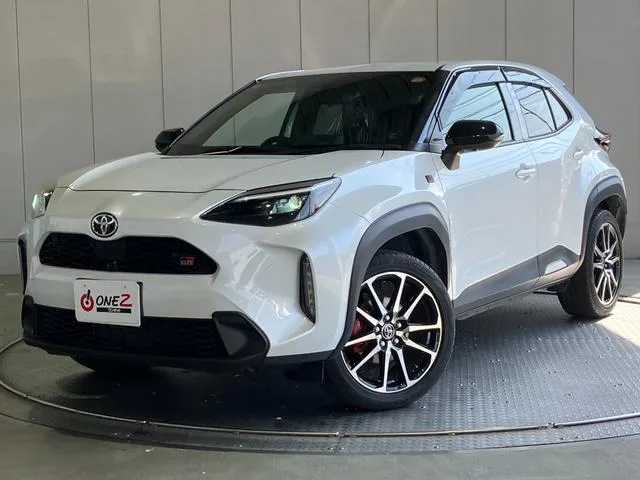Toyota YARIS CROSS HYBRID GR SPORT 2022 — фото 1, купить с доставкой в Москву