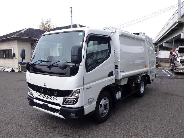 Mitsubishi Fuso CANTER 2024 — фото 1, купить с доставкой в Москву