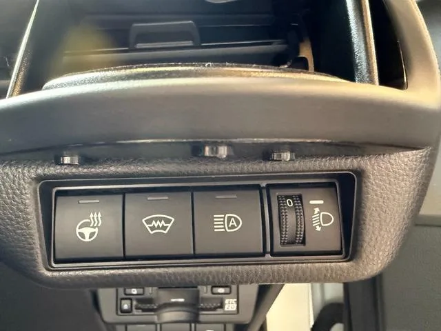 Toyota Prius Z 2023 — миниатюра 5