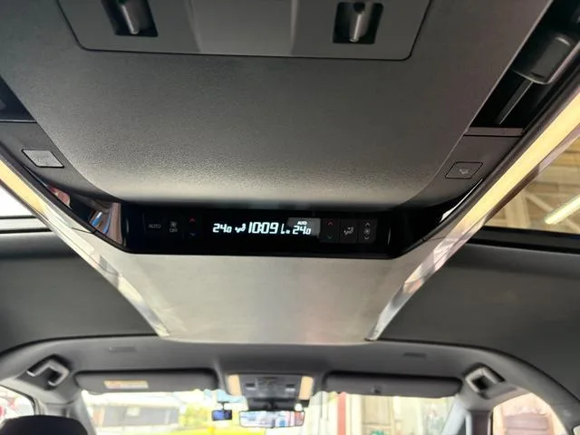 Toyota VELLFIRE HYBRID Z PREMIER 2023 — миниатюра 4