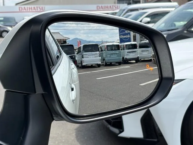 Toyota CorollaCross HYBRID Z 2024 — миниатюра 2