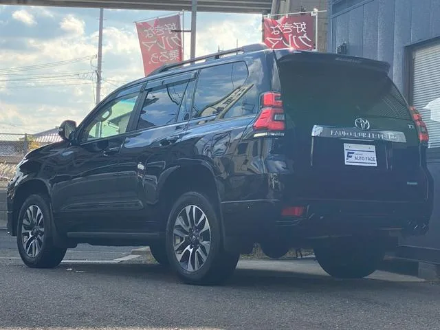 Toyota Land Cruiser Prado TX L PACKAGE 2022 — миниатюра 3