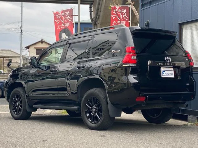 Toyota LAND CRUISER PRADO TX L PACKAGE 70TH ANNIVERSARY LIMITED 2022 — миниатюра 3