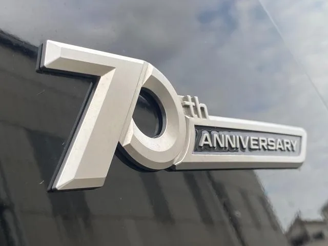 Toyota LAND CRUISER PRADO TX L PACKAGE 70TH ANNIVERSARY LIMITED 2022 — миниатюра 5