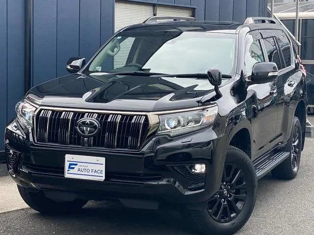 Toyota LAND CRUISER PRADO TX L PACKAGE 70TH ANNIVERSARY LIMITED 2022 — фото 1, купить с доставкой в Москву